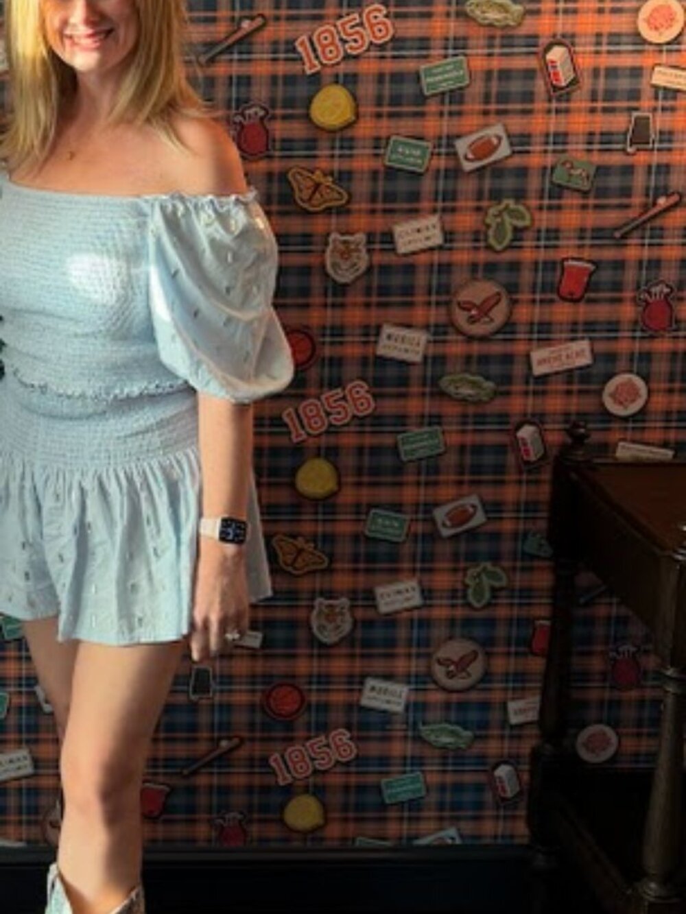 Queen Of Sparkles - Picture 2 of 2